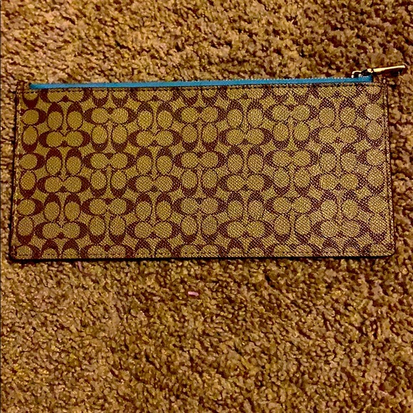 A REAL COACH Little makeup or money bag - Picture 2 of 4